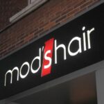 enseigne caisson lumineux mod'shair coiffeur hazebrouck