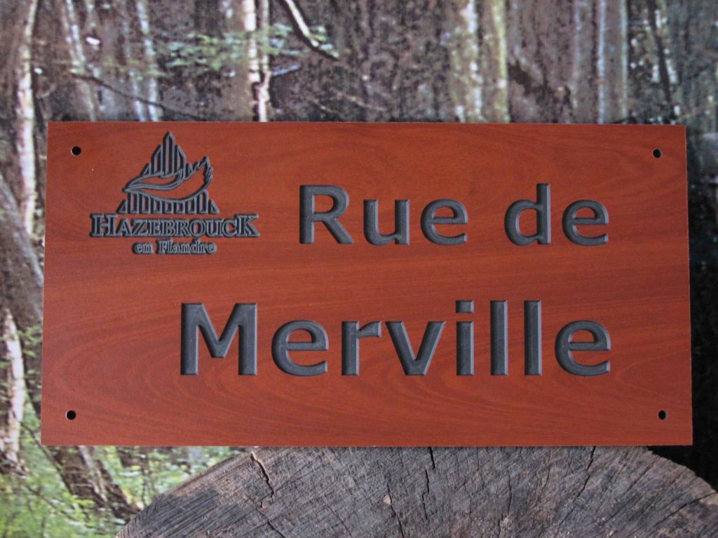 plaque de rue gravé en bois hazebrouck