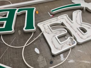 enseigne le fruitier rétro éclairée